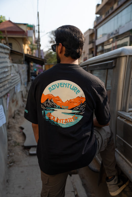 FUNDURO Oversized T-Shirt - Adventure in the Mountains