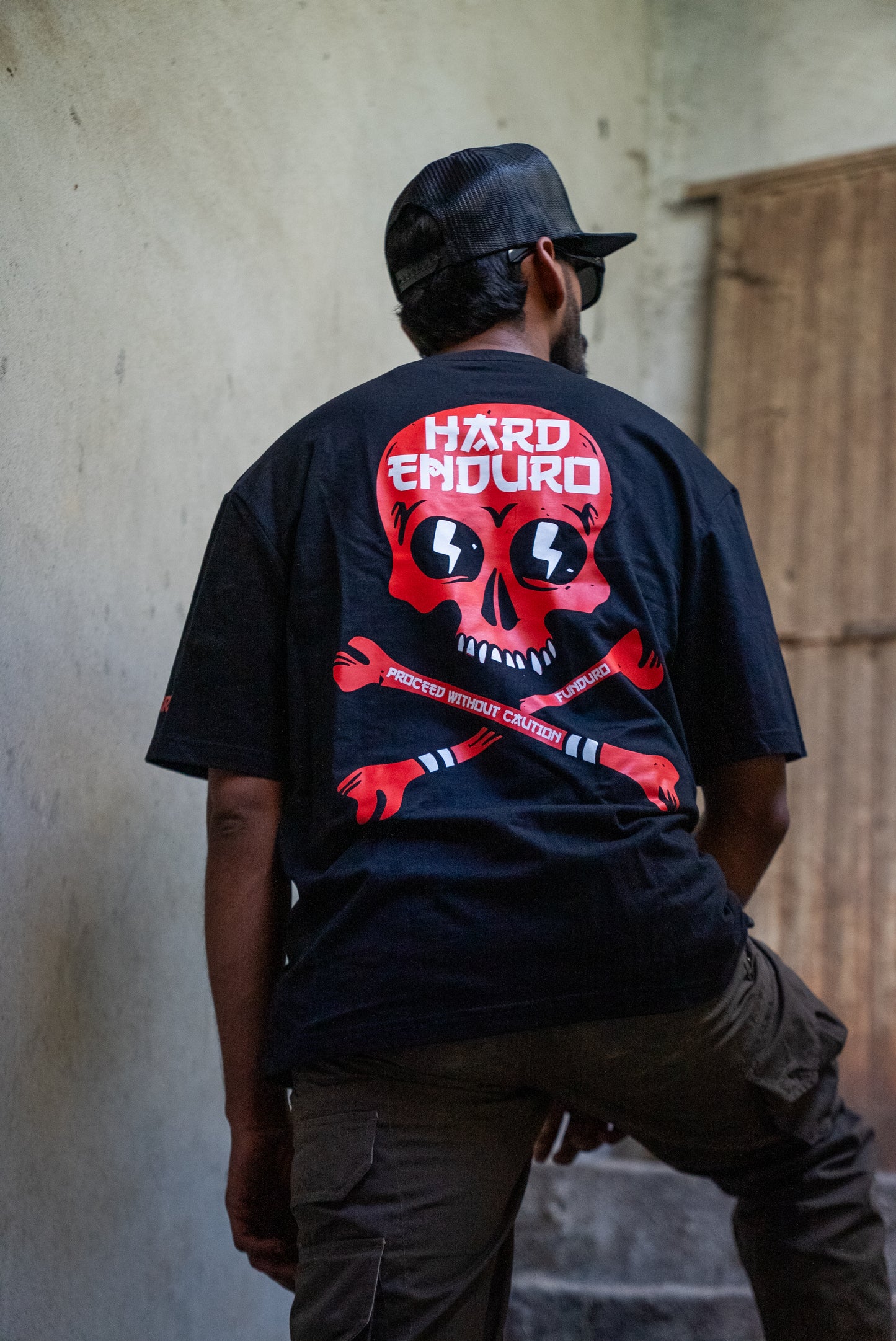 FUNDURO Oversized T-Shirt - Skull & Bones - Black/Red